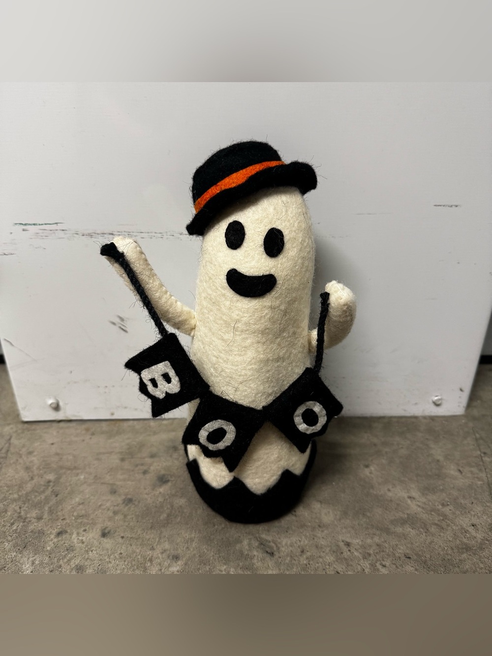 Plush Halloween Ghost Figurine with 'BOO' Banner